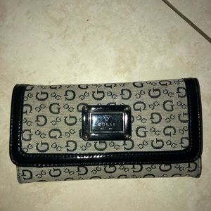 Guess wallet. Grey and black